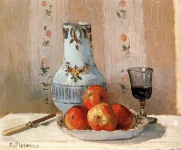 Naturaleza muerta Painting - Naturaleza muerta con manzanas y cántaro postimpresionismo Camille Pissarro